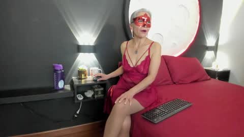 lunamisteriosa_ online show from April 2026 10:07:02 AM