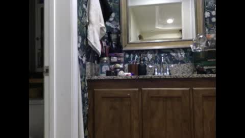 Snapshot of lunamivida chatting on December 2024 01:14:01 AM karazorel online show from December 2024 01:14:01 AM