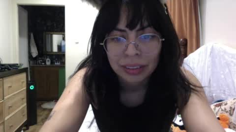 Snapshot of lunamivida chatting on December 2024 06:21:01 AM karazorel online show from December 2024 06:21:01 AM