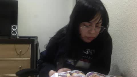 Snapshot of lunamivida chatting on January 2025 09:45:02 AM karazorel online show from January 2025 09:45:02 AM