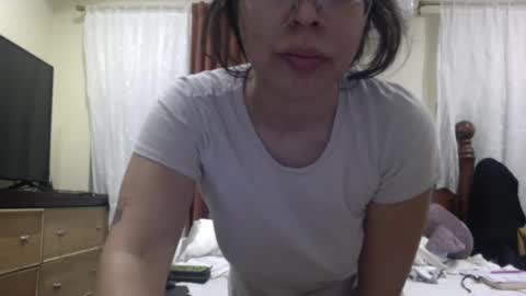 Snapshot of lunamivida chatting on February 2025 05:09:02 AM karazorel online show from February 2025 05:09:02 AM