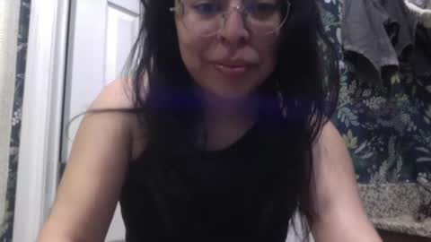 Snapshot of lunamivida chatting on March 2025 05:27:02 AM karazorel online show from March 2025 05:27:02 AM