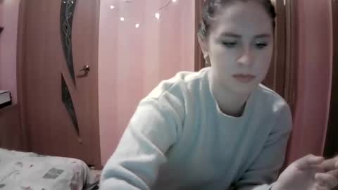 lunamystique_ online show from January 2025 11:28:01 PM