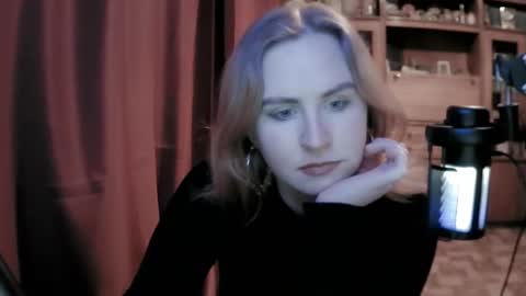 lunamystique_ online show from February 2026 05:16:01 PM