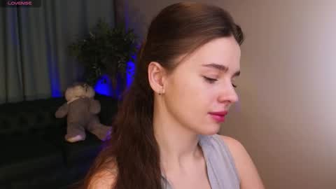 lunaolivia_ online show from February 2026 12:52:02 PM