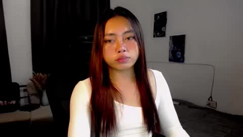 Luna online show from April 2026 06:20:01 PM