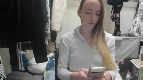 Snapshot of lunapixie2020 chatting on December 2024 02:23:01 AM lunapixie2020 online show from December 2024 02:23:01 AM