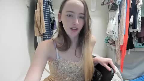 Snapshot of lunapixie2020 chatting on December 2024 02:36:02 AM lunapixie2020 online show from December 2024 02:36:02 AM