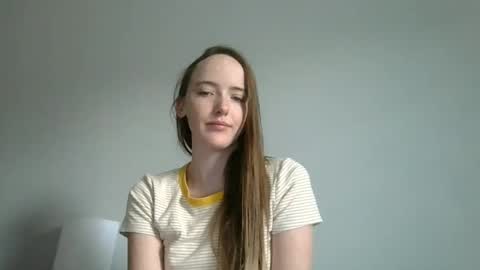 lunapixie2020 online show from April 2026 09:32:02 PM