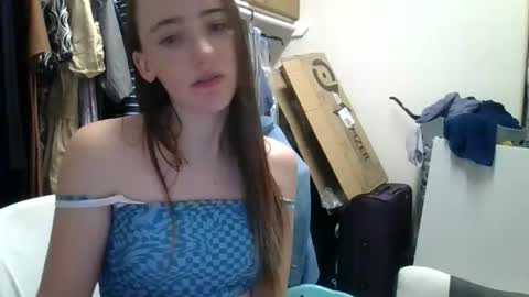 lunapixie2020 online show from May 2026 11:34:01 PM