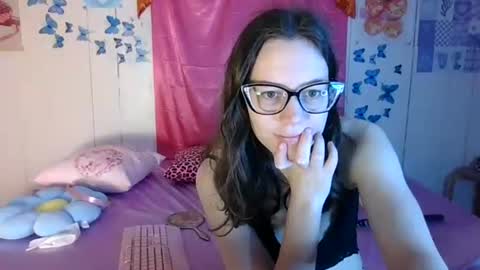 Snapshot of lunaquinn45 chatting on November 2025 04:28:02 PM lunaquinn45 online show from November 2025 04:28:02 PM