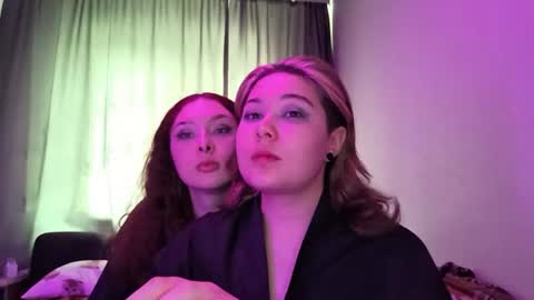 lunarcouple_ online show from July 2026 10:18:02 AM