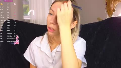 Kelly online show from October 2025 02:37:01 PM