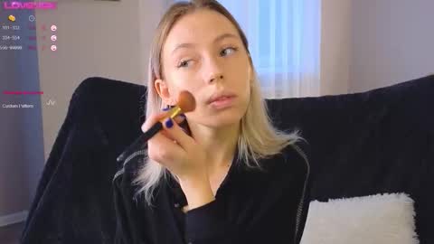 Kelly online show from October 2025 02:36:01 PM