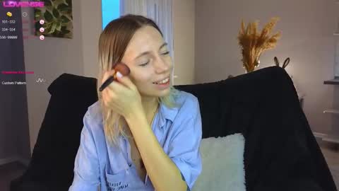 Kelly online show from October 2025 02:37:01 PM