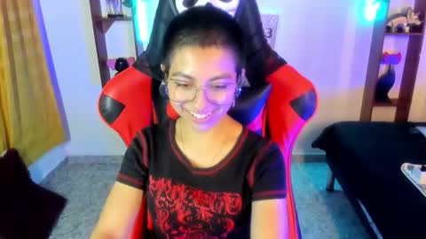 Snapshot of lunarichy chatting on October 2025 08:13:02 PM lunarichy online show from October 2025 08:13:02 PM