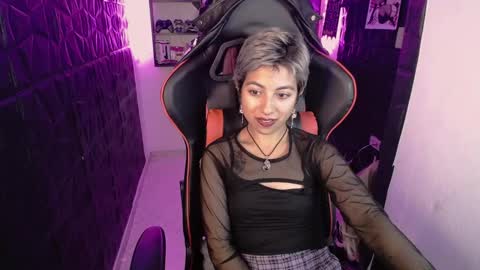 Snapshot of lunarichy chatting on February 2026 09:00:01 PM lunarichy online show from February 2026 09:00:01 PM