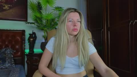 Luna Rishi online show from May 2026 05:58:01 AM