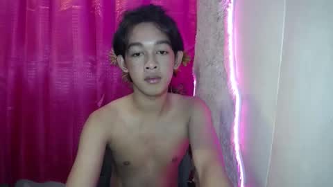 Snapshot of lunarmaxxx chatting on April 2026 12:56:01 AM max online show from April 2026 12:56:01 AM