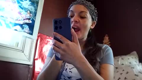 Snapshot of lunasecretadmirer chatting on February 2026 10:39:01 PM lunasecretadmirer online show from February 2026 10:39:01 PM