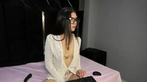 Snapshot of lunasmithyl chatting on February 2026 02:29:01 PM LunaSmithyl online show from February 2026 02:29:01 PM