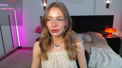 LunaticaBae online show from May 2026 04:06:01 AM