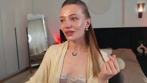 LunaticaBae online show from May 2026 03:57:01 AM