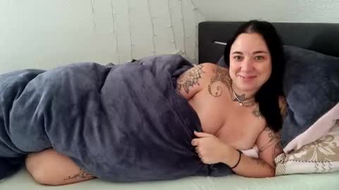 Luna  powered by bitch dust online show from December 2024 11:23:02 AM