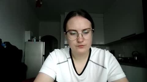 Snapshot of lunavelvet3 chatting on November 2025 01:32:01 PM lunavelvet3 online show from November 2025 01:32:01 PM