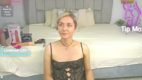 Snapshot of lunitadiva chatting on October 2025 01:59:02 PM lunitadiva online show from October 2025 01:59:02 PM