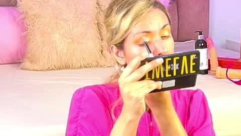 lunitadiva online show from December 2025 01:42:01 PM