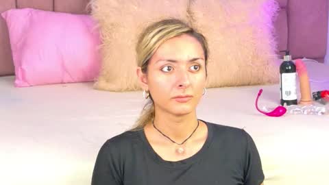 lunitadiva online show from December 2025 07:44:01 PM