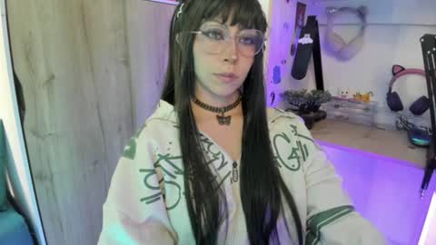 lunivyra online show from July 2026 05:15:01 PM