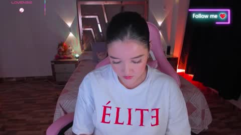 Snapshot of lunna_roosee chatting on March 2026 04:19:01 AM LUNA ROSE online show from March 2026 04:19:01 AM