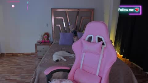 Snapshot of lunna_roosee chatting on April 2026 04:24:01 AM LUNA ROSE online show from April 2026 04:24:01 AM