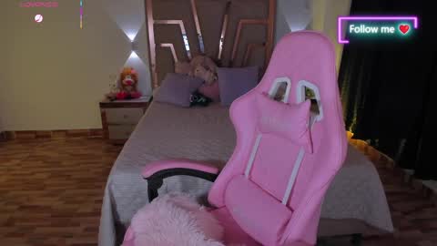 Snapshot of lunna_roosee chatting on April 2026 06:19:01 AM LUNA ROSE online show from April 2026 06:19:01 AM