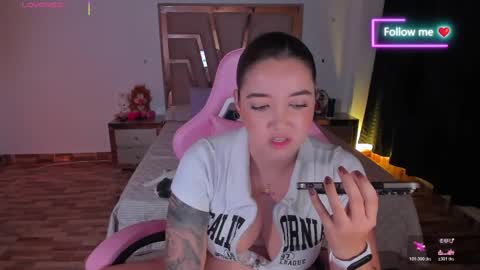 Snapshot of lunna_roosee chatting on April 2026 03:22:01 AM LUNA ROSE online show from April 2026 03:22:01 AM