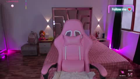 Snapshot of lunna_roosee chatting on April 2026 08:02:01 PM LUNA ROSE online show from April 2026 08:02:01 PM