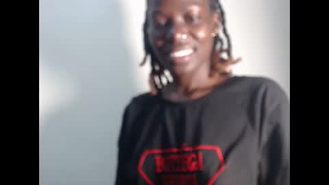 luo_queen online show from May 2026 11:05:02 AM