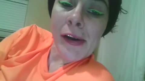 Snapshot of lushuslucy chatting on February 2025 03:53:01 AM Kikithebaee online show from February 2025 03:53:01 AM