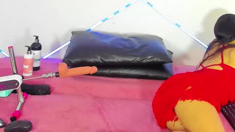 Lussie  online show from October 2025 03:34:01 AM