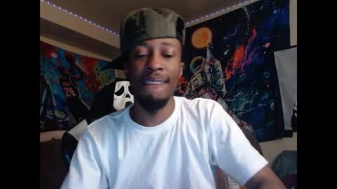 Snapshot of lust_j chatting on April 2026 12:33:01 AM LUST online show from April 2026 12:33:01 AM