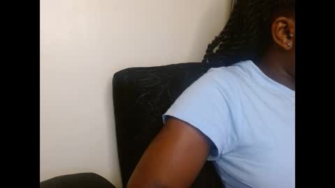 lustrous-choco online show from April 2026 01:37:01 AM