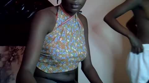 lutino_lovebirds online show from March 2026 04:27:01 AM