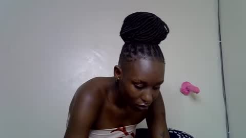 lutino_lovebirds online show from May 2026 11:43:02 PM