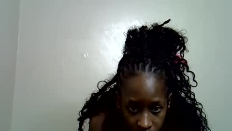 lutino_lovebirds online show from May 2026 06:40:01 AM