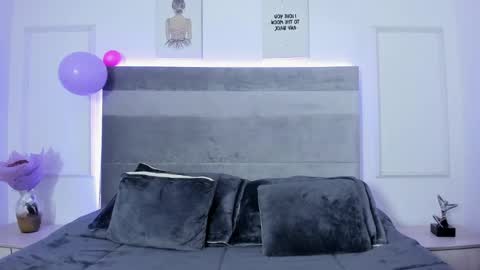 luu_angel online show from October 2025 09:11:01 PM