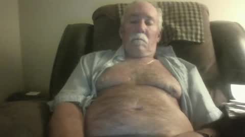 Snapshot of luv269er chatting on May 2026 06:31:02 AM luv269er online show from May 2026 06:31:02 AM