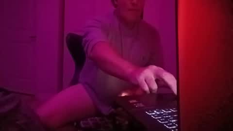 Snapshot of luv2toknstrok chatting on September 2025 10:53:02 AM Luv2tokNstrok online show from September 2025 10:53:02 AM