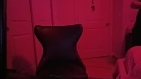 Snapshot of luv2toknstrok chatting on November 2025 09:31:01 AM Luv2tokNstrok online show from November 2025 09:31:01 AM